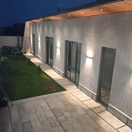 Zovuni Grey House 아파트 호텔 외부 사진