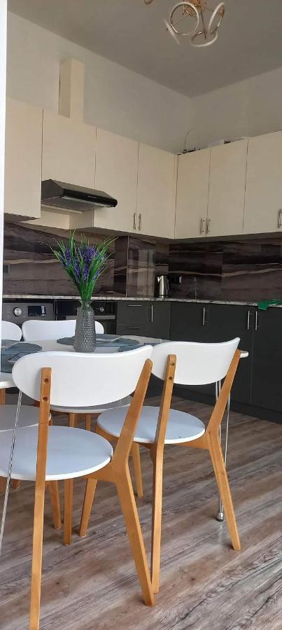Zovuni Grey House 아파트 호텔 외부 사진